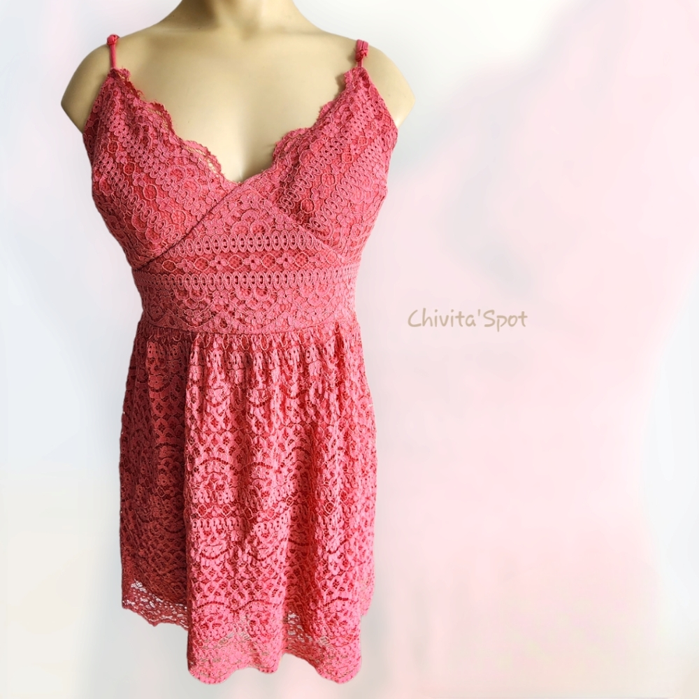 Francesca's Jun & Ivy Halayna Scallop Lace Mini Dress Coral Pink M
